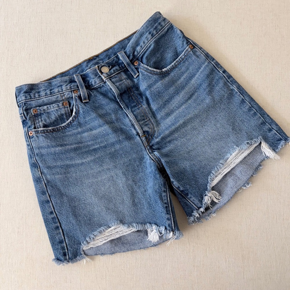 Levis 501 Original Distressed Denim Shorts Medium Wash Blue Womens 28 - Picture 2 of 11